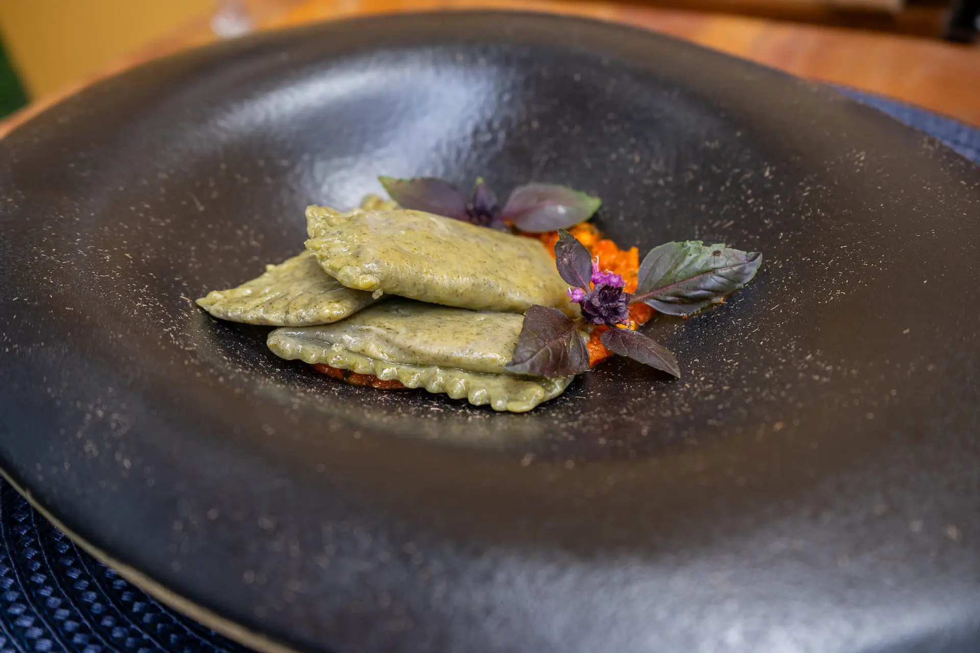 Agnolotti Verde de Ragú de pato e Tomate Seco - Imagem 2