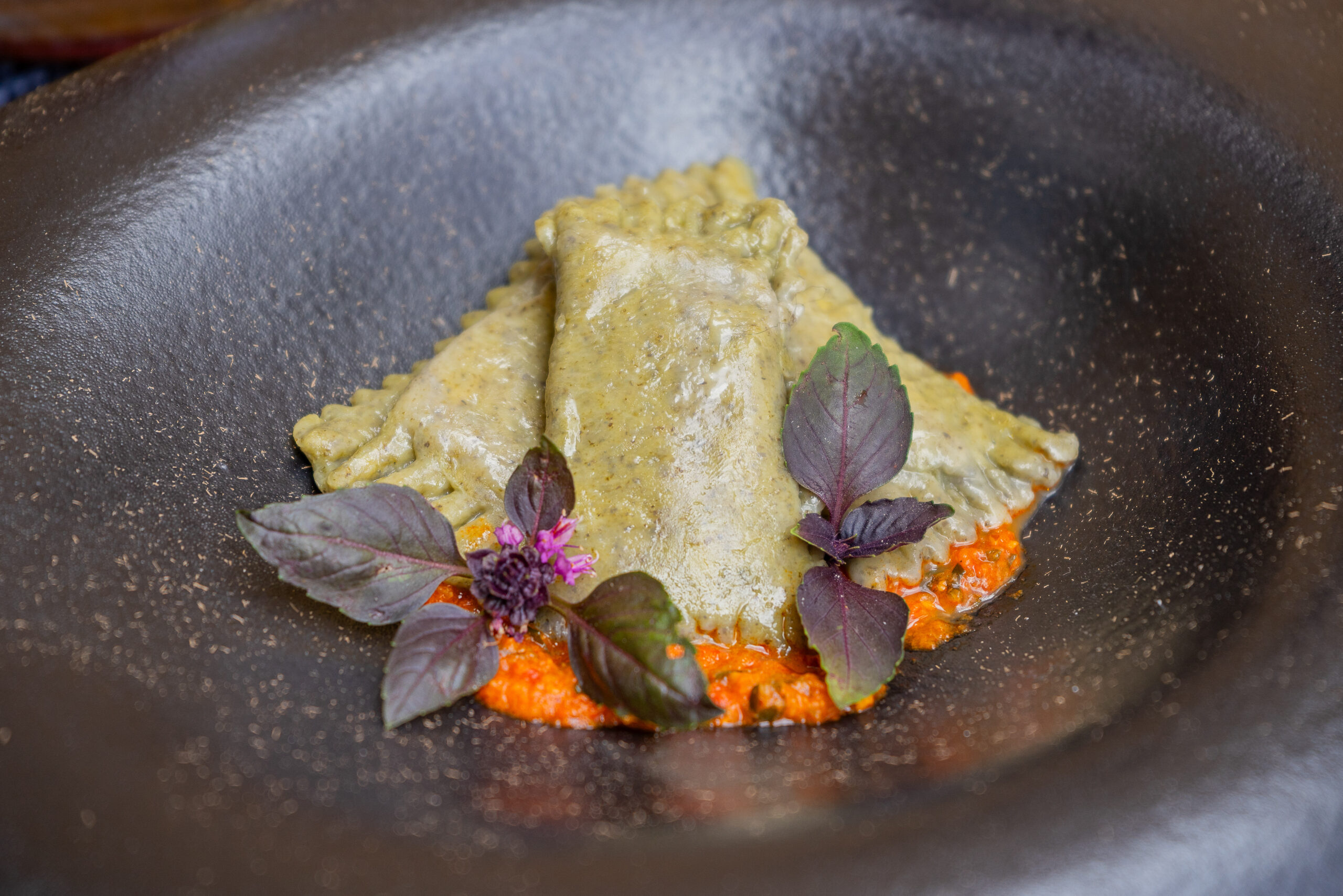 Agnolotti Verde de Ragú de pato e Tomate Seco